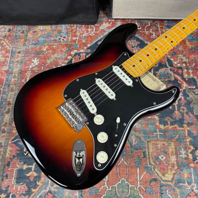 Fender USA Professional Classic Stratocaster 3 Tone Sunburst - 2025 image 1