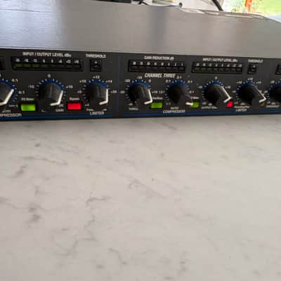 dbx 1046 Quad Compressor/Limiter 2010s - Black image 4