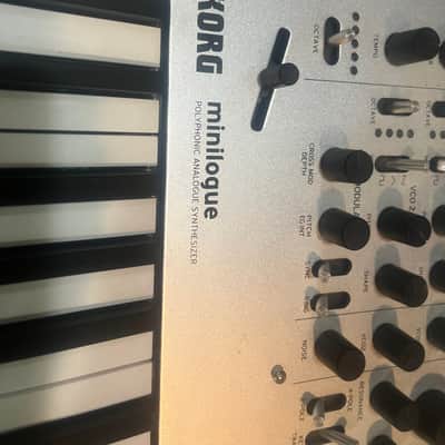 Korg Minilogue 4-Voice Polyphonic Analog Synthesizer 2016 - Present - Silver image 2