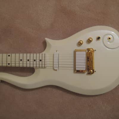 Scheter Prince White Cloud Guitar Purple Rain 2000 white image 6