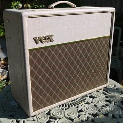 Vox AC15HW1 Hand-Wired 2-Channel 15-Watt 1x12" Guitar Combo 2010 - 2019 - Fawn image 2