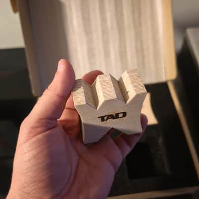 Brand new TAD ZZ021-WN insulators image 4
