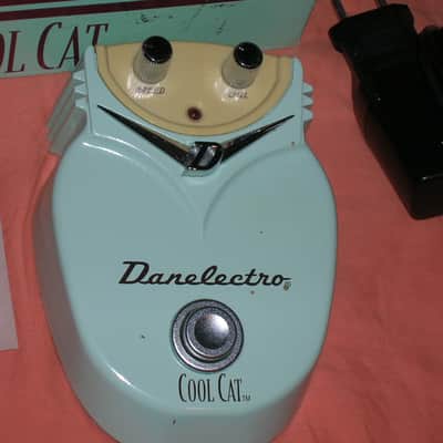 Danelectro Cool Cat Chorus 2000s - Blue image 3