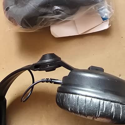 Sennheiser HD25 Light On Ear Headphones - 70 Ohms 2016 - Present - Black image 3