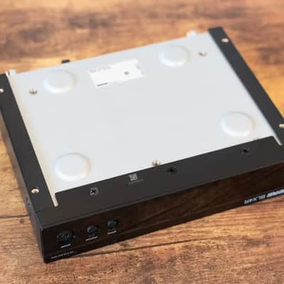 Shure BLX4R Wireless Receiver - H9 Band image 5
