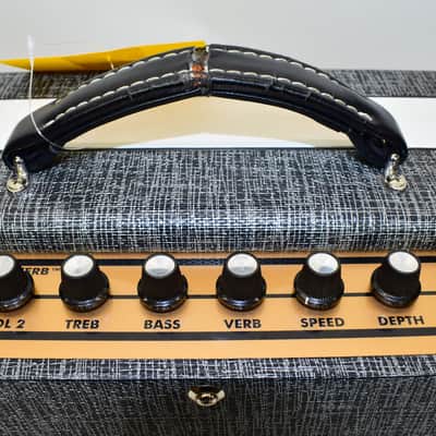 Supro 1696RT Black Magick Reverb 1x12" 25-watt Tube Combo Amp image 9