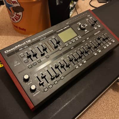 Behringer Deepmind 12D