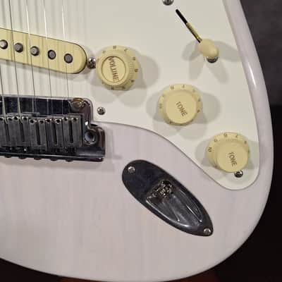 Fender American Ultra Luxe Vintage '50s Stratocaster 2025 - Present - White Blonde weighs 7.4 pounds image 5