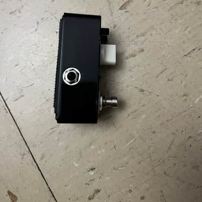 Mooer Trelicopter Tremolo Guitar Effect Pedal 2010s - Black image 2