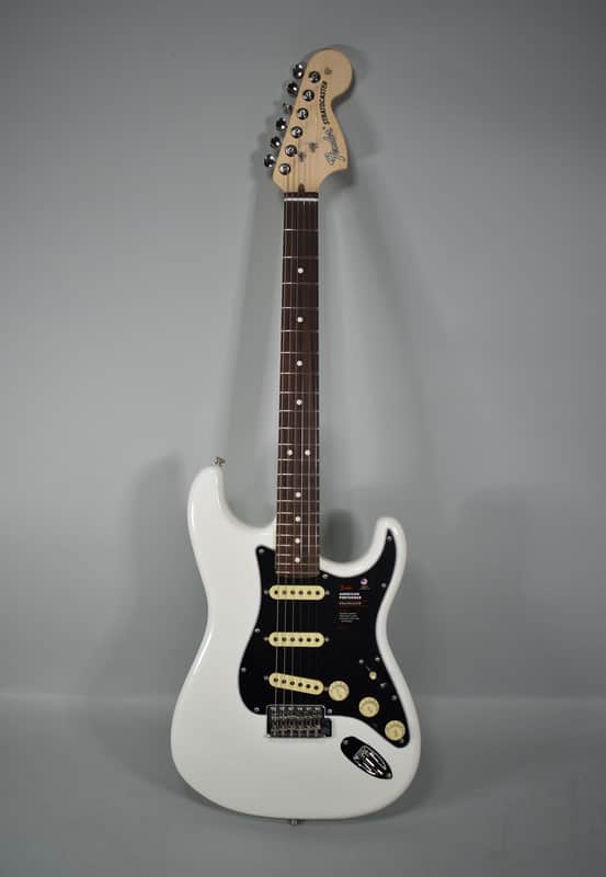2022 Fender American Performer Stratocaster Arctic White Finish w/Bag