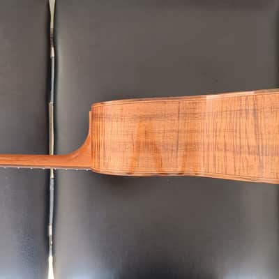 AS NEW Lowden O35 Acoustic Guitar: gorgeous in looks, sound, volume and sustain. image 4