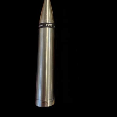 Earthworks SR25 Cardioid Small Diaphram Condenser High Definition Microphone 2010s - x5506 image 3
