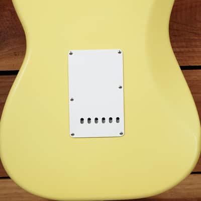 FENDER CLASSIC SERIES 60s STRATOCASTER Rare Canary Diamond Yellow Strat 66380 image 6