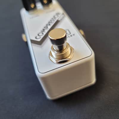 Keeley Compressor Mini Arctic White Made in USA image 5
