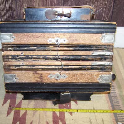 Unbranded Vintage German Concertina/Squeeze Box, 1960? image 4