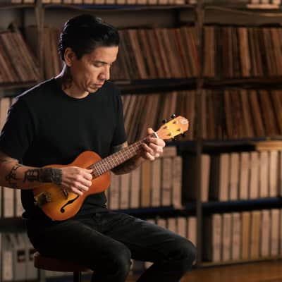 Ortega Custom Built Series Flamed Maple Arched Top Okoume Neck 4-String Concert Electric Ukulele w/Gig Bag image 19