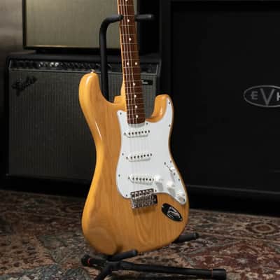 Fender Classic Series '70s Stratocaster Electric Guitar - Natural with Gig Bag - Used image 14