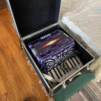 Rosetti 12 Bass Accordion - Purple image 2