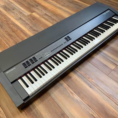 Roland RD-300S 88-Key Digital Piano