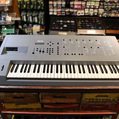 E-MU Systems Emulator III 61-Key 16-Voice Sampler Workstation 1987 - Grey image 2