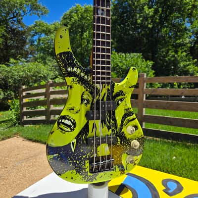 Squier MB-4 Modern Bass 2002 - 2010 - Skull and Crossbones image 24