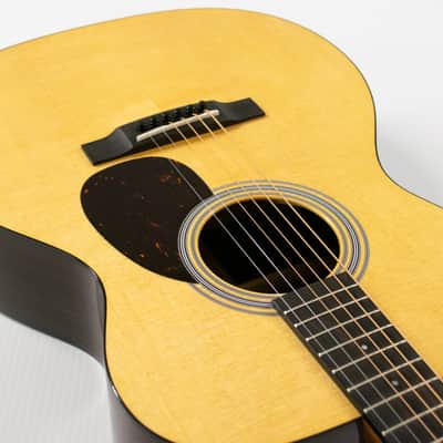 Martin OM-21 Standard Series Acoustic Guitar - Natural image 5