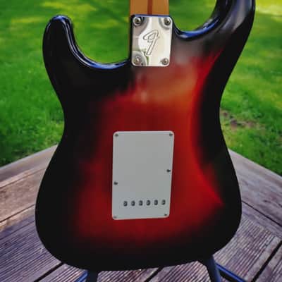 Fender Stratocaster 2003 - 3-Tone Sunburst / Maple Neck image 13