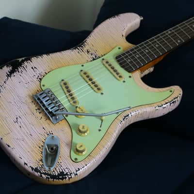 VTT-Relics Strat Style 2026 - Heavy Relic Pink/Black image 1