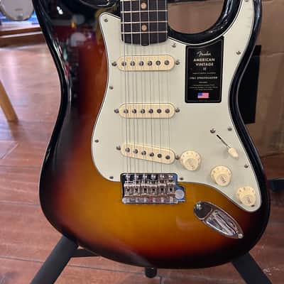 Fender American Vintage II 1961 Stratocaster - Sunburst /8lbs. 4.7oz. #V2443048 image 4