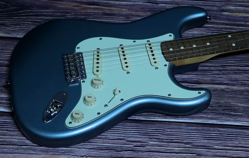 Fender Vintera Stratocaster