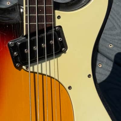 Mosrite Ventures Bass 1964 - 1st issue w/all early features Nitro'gard & Saucer knobs ready to enjoy ! image 7