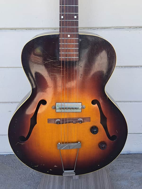 GIBSON ES-150 VINTAGE HOLLOWBODY GUITAR WITH CASE. 1940-1941 ORIGINAL TUNERS P13 PICKUP image 1