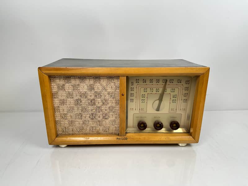 Philco Tube AM/FM Radio Model 50-926 image 1