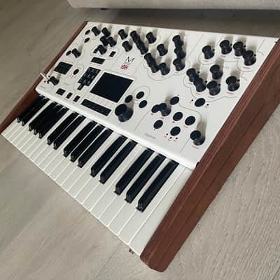 Modal Electronics 001 Hybrid Digital / Analog 2-Voice Synth in mint condition image 4
