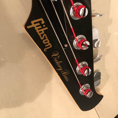 Gibson Victory Artist Bass 1982 Sunburst image 4