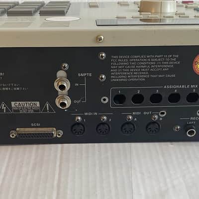 Akai MPC2000 MIDI Production Center 1997 - 2001 - Grey image 11