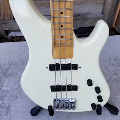 G. Gould (Modulus) USA GGj4 Maple Neck 4 String Jazz EMG 9v Bass Guitar White & Gator Deluxe Case image 2