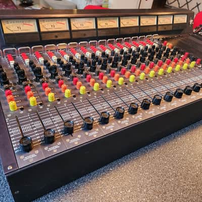 Interface Electronics Lou Stevenson Mixer 104D 16x4x2  1978  Analog imagen 1