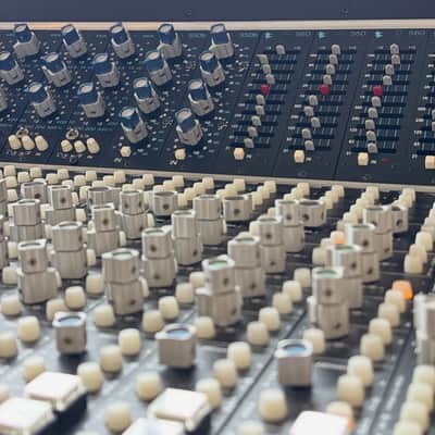 API 1608 16-Channel 8-Bus Recording Console (Loaded, 12x 550A / 2x 550B 4x 560) 2010s - Black image 8