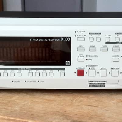 Fostex D-108 Digital Recorder 8 Tracks image 1