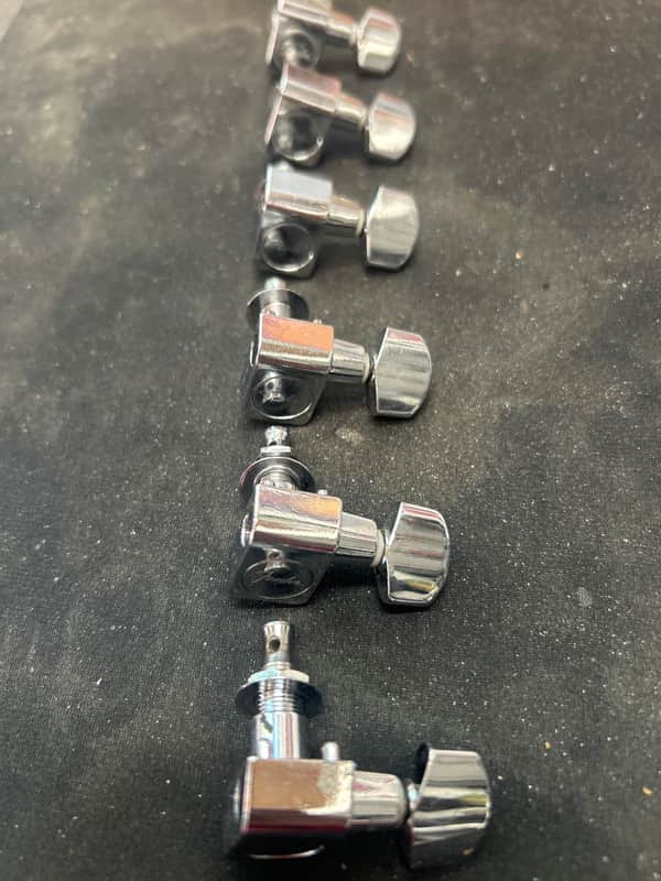 Fender Stratocaster/telecaster tuning pegs - Chrome image 1