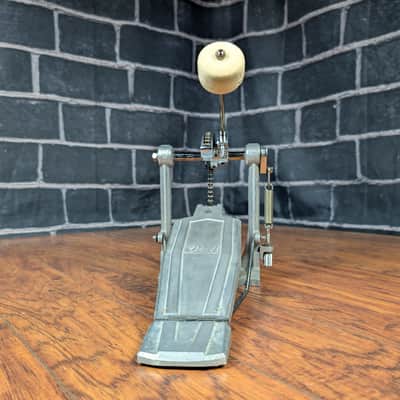 Pearl Vintage 80s Single Bass Drum Pedal – Classic Chain‑Drive Feel – Smooth Action – Road‑Ready Hardware image 1