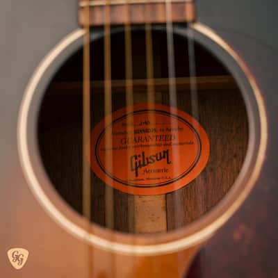 Gibson J-45 2006 - Sunburst image 3