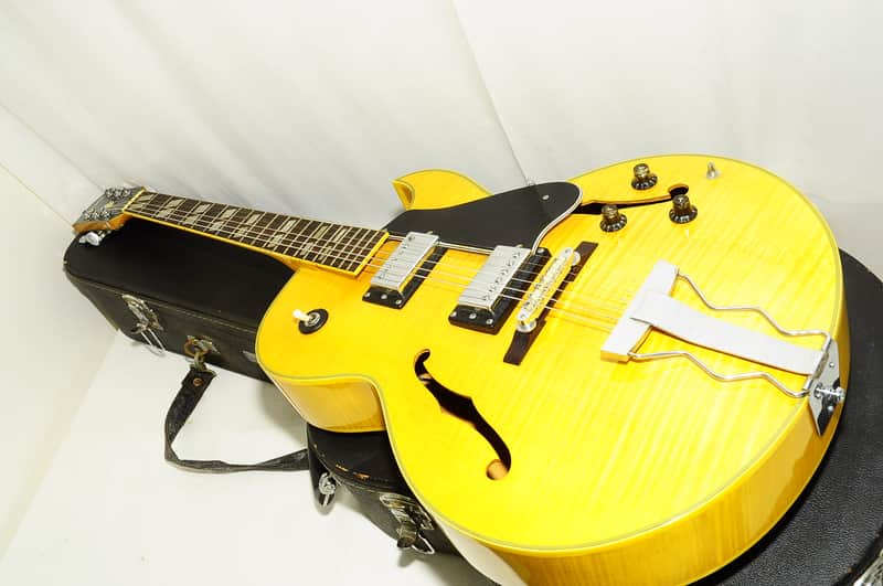 Greco with Hard Case Electric Guitar Ref.No 3246 image 1