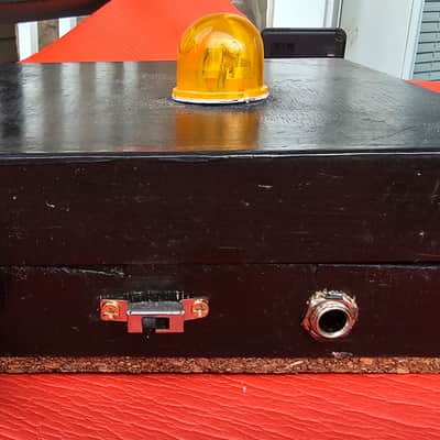 Light-based electromechanical synth drone image 4