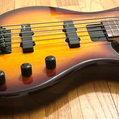 Tobias Toby V 5 String Bass Sunburst image 9