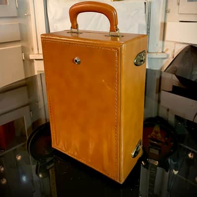 Rotary Connection  Mini portable 1x8 guitar speaker cab! Built inside carry case. Vintage 8 ohm speaker. Switchcraft jack.  Vintage danelectro inspired.   2026 - Tan image 4