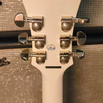 Epiphone Dove Pro Limited Edition - White image 8