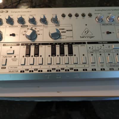 Behringer TD-3 Analog Bass Line Synthesizer 2019 - Present - Silver