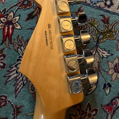 Fender Player Stratocaster with Pau Ferro Fretboard 2018 - 2024 - Silver image 11